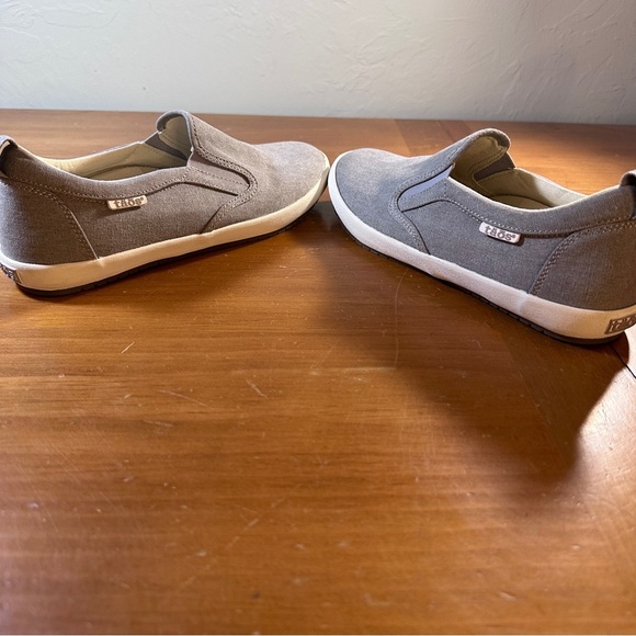Taos Gray Slip-On Dandy Sneakers - Size 8.5 - Picture 4 of 8